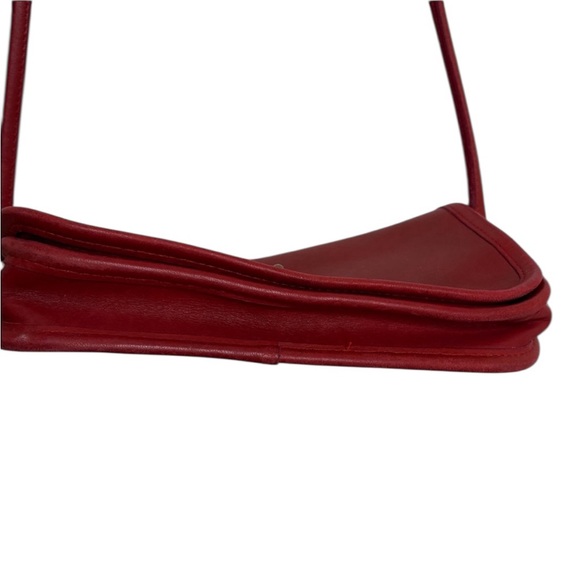 Vintage Coach Dinky Red Leather Crossbody Bag Made In New York 0510 - Picture 3 of 5